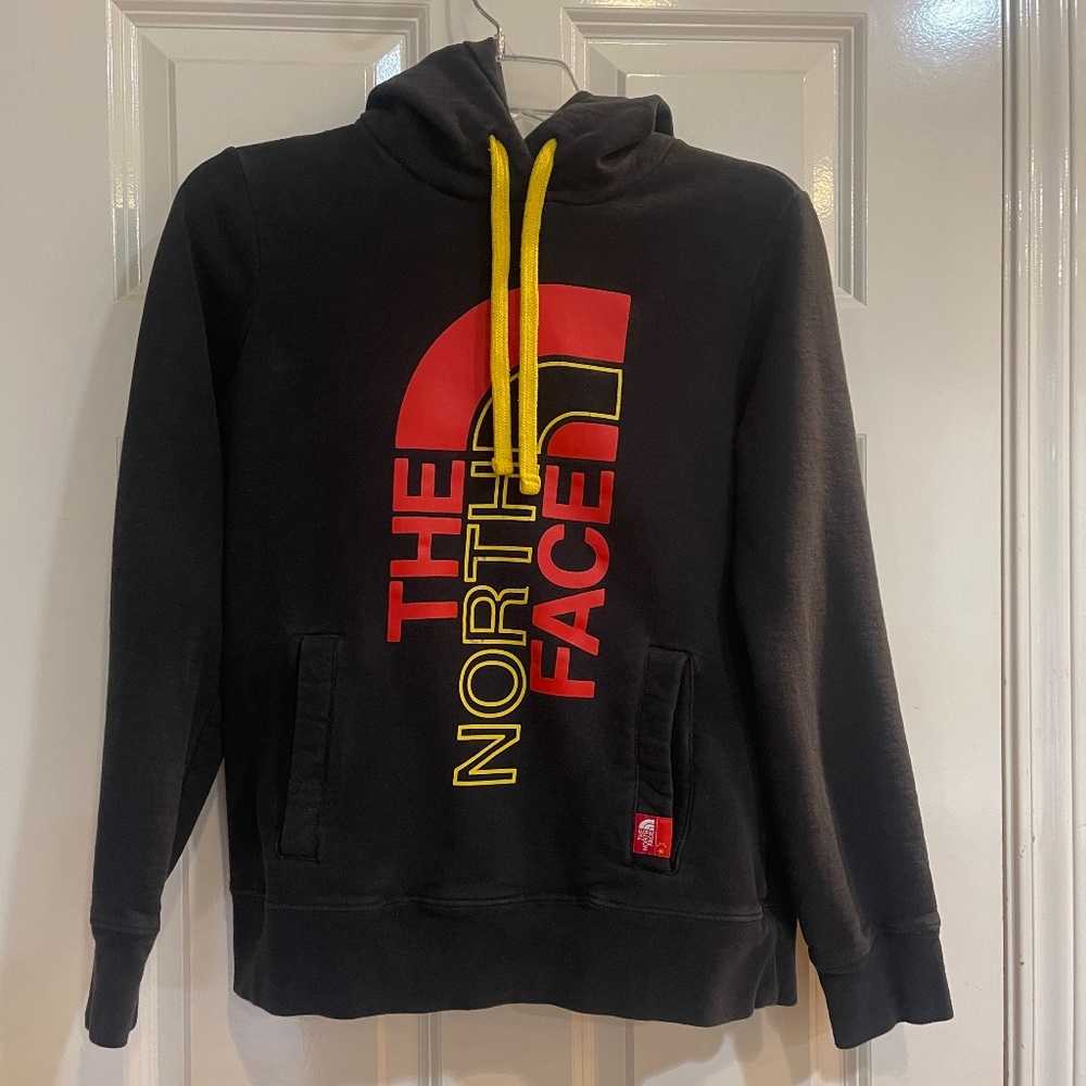 The North Face Women's Black Hoodie RU14 Thick Sweatshirt Front Pocket SMALL